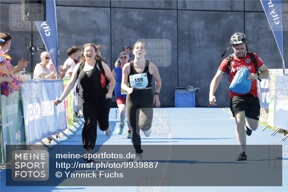 09.08.2026 - GEWOBA Citytriathlon Bremen Yannick Fuchs http://msf.ph/oto/9939887 09.08.2026 11:56:56 Ziel 159 meine-sportfotos.de