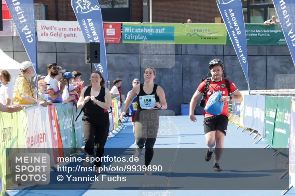 09.08.2026 - GEWOBA Citytriathlon Bremen Yannick Fuchs http://msf.ph/oto/9939890 09.08.2026 11:56:57 Ziel 159, 512 meine-sportfotos.de