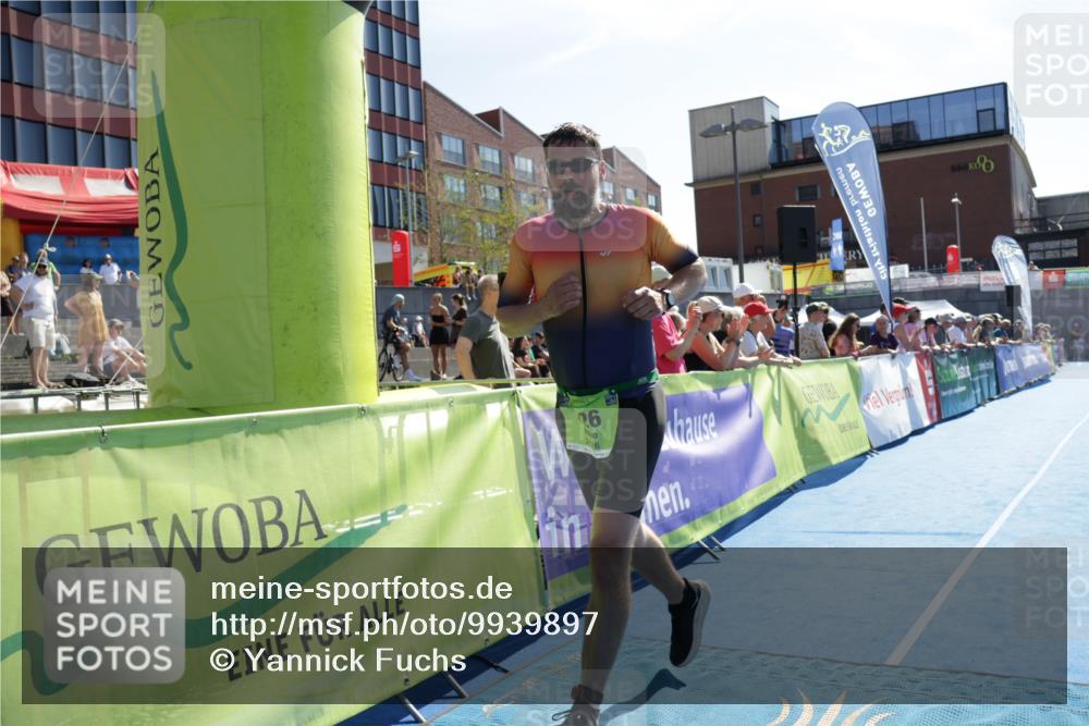 09.08.2026 - GEWOBA Citytriathlon Bremen Yannick Fuchs http://msf.ph/oto/9939897 09.08.2026 15:34:44 Ziel 426 meine-sportfotos.de