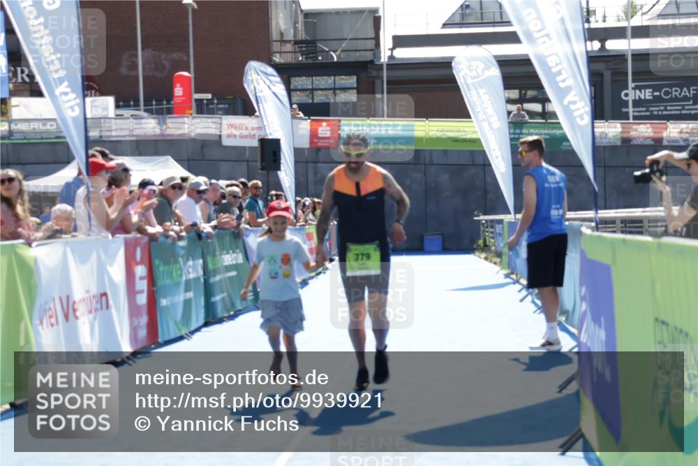 09.08.2026 - GEWOBA Citytriathlon Bremen Yannick Fuchs http://msf.ph/oto/9939921 09.08.2026 15:34:58 Ziel 379 meine-sportfotos.de