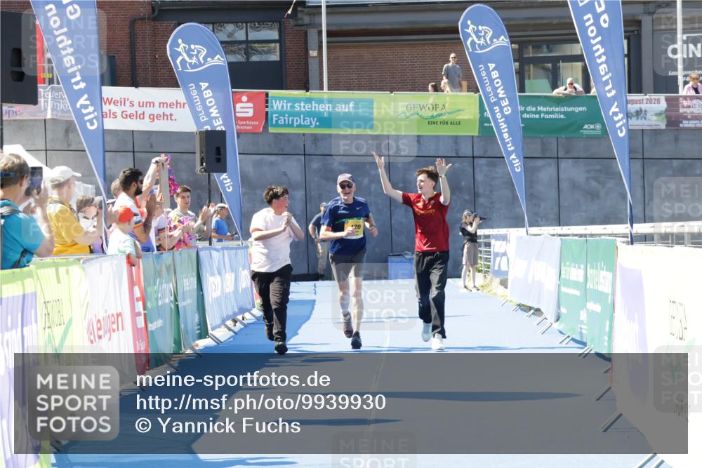 09.08.2026 - GEWOBA Citytriathlon Bremen Yannick Fuchs http://msf.ph/oto/9939930 09.08.2026 11:57:30 Ziel 420 meine-sportfotos.de