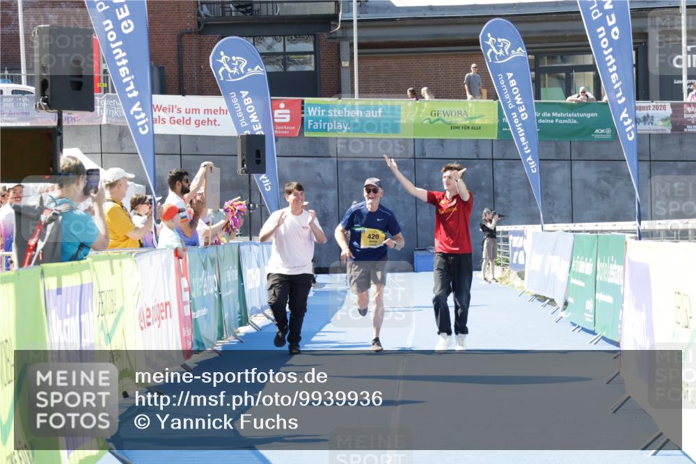 09.08.2026 - GEWOBA Citytriathlon Bremen Yannick Fuchs http://msf.ph/oto/9939936 09.08.2026 11:57:31 Ziel 420 meine-sportfotos.de