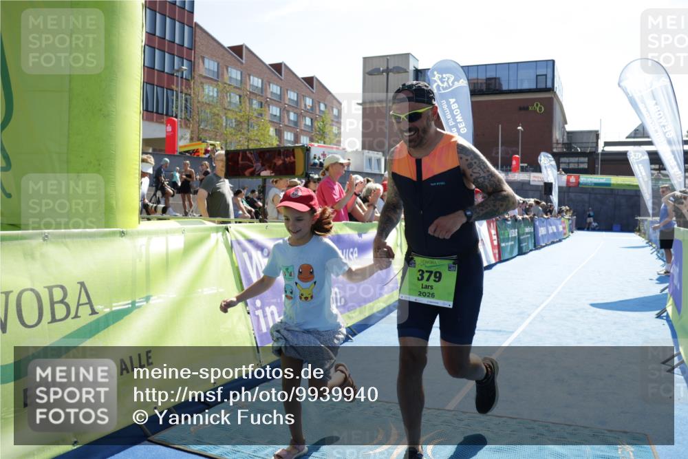 09.08.2026 - GEWOBA Citytriathlon Bremen Yannick Fuchs http://msf.ph/oto/9939940 09.08.2026 15:35:01 Ziel 379 meine-sportfotos.de