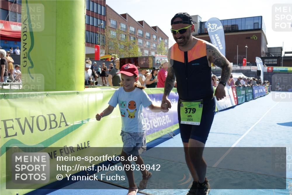 09.08.2026 - GEWOBA Citytriathlon Bremen Yannick Fuchs http://msf.ph/oto/9939942 09.08.2026 15:35:01 Ziel 379 meine-sportfotos.de