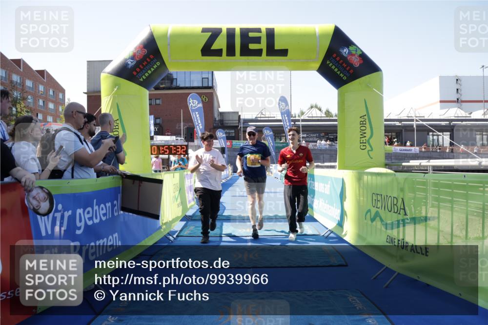 09.08.2026 - GEWOBA Citytriathlon Bremen Yannick Fuchs http://msf.ph/oto/9939966 09.08.2026 11:57:36 Ziel 420 meine-sportfotos.de