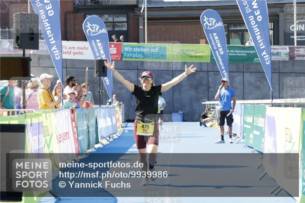 09.08.2026 - GEWOBA Citytriathlon Bremen Yannick Fuchs http://msf.ph/oto/9939986 09.08.2026 11:58:08 Ziel 475 meine-sportfotos.de