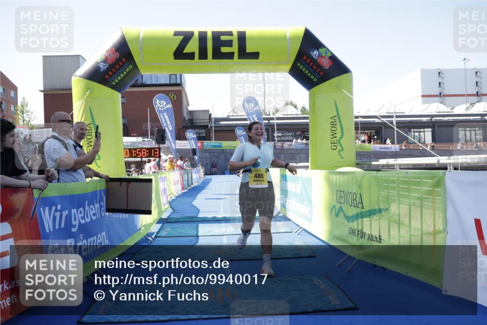09.08.2026 - GEWOBA Citytriathlon Bremen Yannick Fuchs http://msf.ph/oto/9940017 09.08.2026 11:58:17 Ziel 485 meine-sportfotos.de