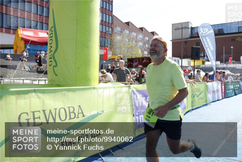 09.08.2026 - GEWOBA Citytriathlon Bremen Yannick Fuchs http://msf.ph/oto/9940062 09.08.2026 15:35:50 Ziel 461, 516 meine-sportfotos.de