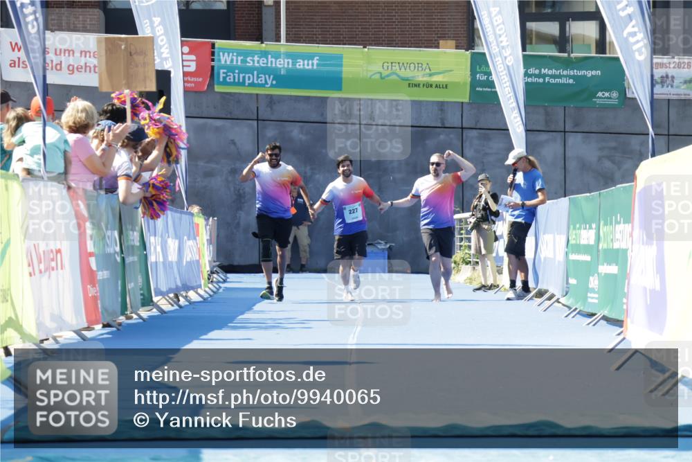 09.08.2026 - GEWOBA Citytriathlon Bremen Yannick Fuchs http://msf.ph/oto/9940065 09.08.2026 12:02:25 Ziel  meine-sportfotos.de