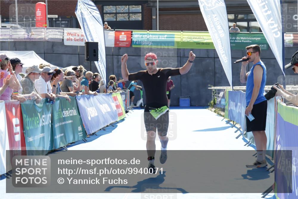 09.08.2026 - GEWOBA Citytriathlon Bremen Yannick Fuchs http://msf.ph/oto/9940071 09.08.2026 15:35:57 Ziel 372 meine-sportfotos.de