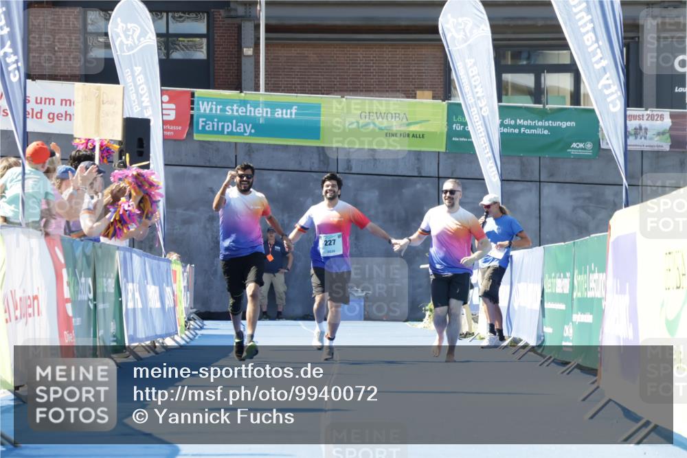 09.08.2026 - GEWOBA Citytriathlon Bremen Yannick Fuchs http://msf.ph/oto/9940072 09.08.2026 12:02:27 Ziel 227 meine-sportfotos.de