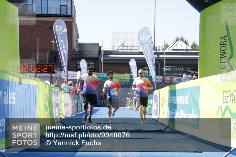 09.08.2026 - GEWOBA Citytriathlon Bremen Yannick Fuchs http://msf.ph/oto/9940076 09.08.2026 12:02:31 Ziel 227 meine-sportfotos.de
