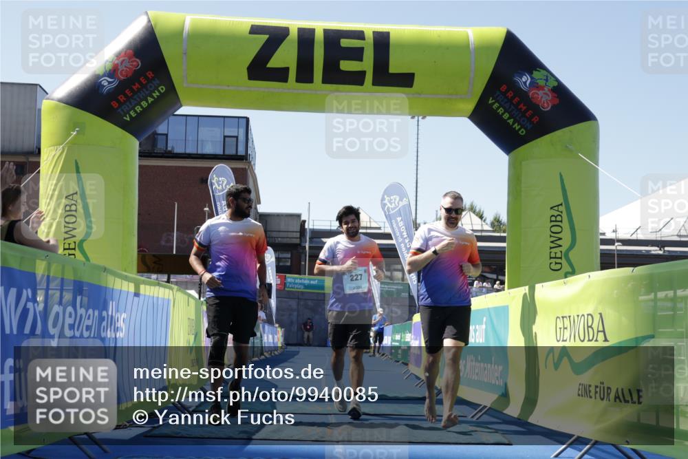 09.08.2026 - GEWOBA Citytriathlon Bremen Yannick Fuchs http://msf.ph/oto/9940085 09.08.2026 12:02:33 Ziel 227 meine-sportfotos.de