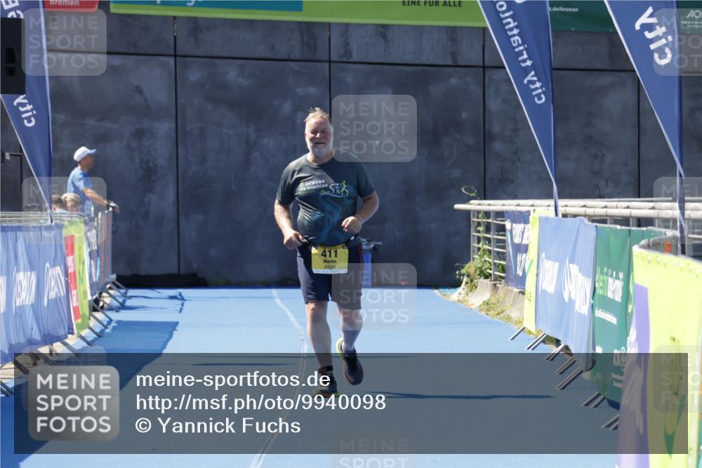 09.08.2026 - GEWOBA Citytriathlon Bremen Yannick Fuchs http://msf.ph/oto/9940098 09.08.2026 12:15:47 Ziel  meine-sportfotos.de