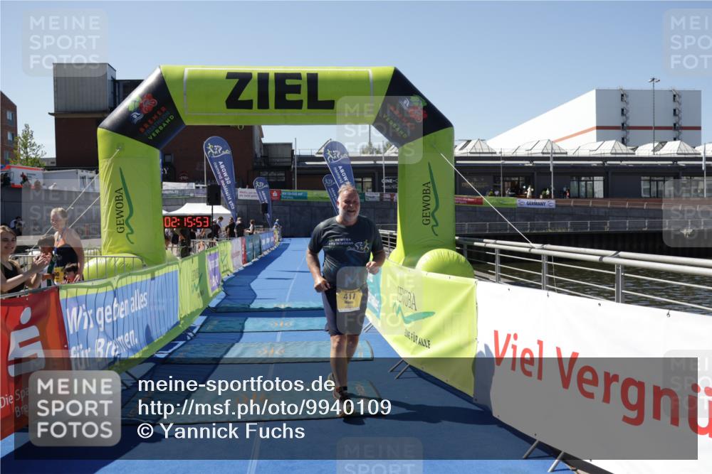 09.08.2026 - GEWOBA Citytriathlon Bremen Yannick Fuchs http://msf.ph/oto/9940109 09.08.2026 12:15:56 Ziel 411 meine-sportfotos.de