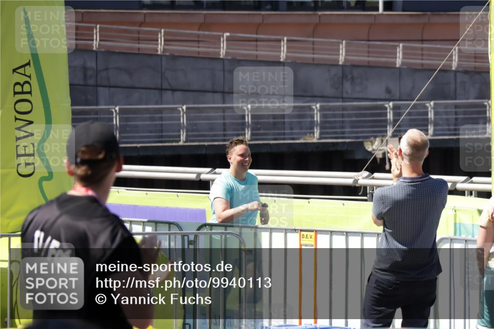09.08.2026 - GEWOBA Citytriathlon Bremen Yannick Fuchs http://msf.ph/oto/9940113 09.08.2026 12:34:05 Ziel 450 meine-sportfotos.de