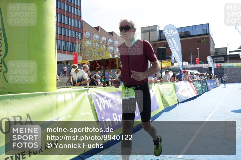 09.08.2026 - GEWOBA Citytriathlon Bremen Yannick Fuchs http://msf.ph/oto/9940122 09.08.2026 15:36:10 Ziel 474 meine-sportfotos.de