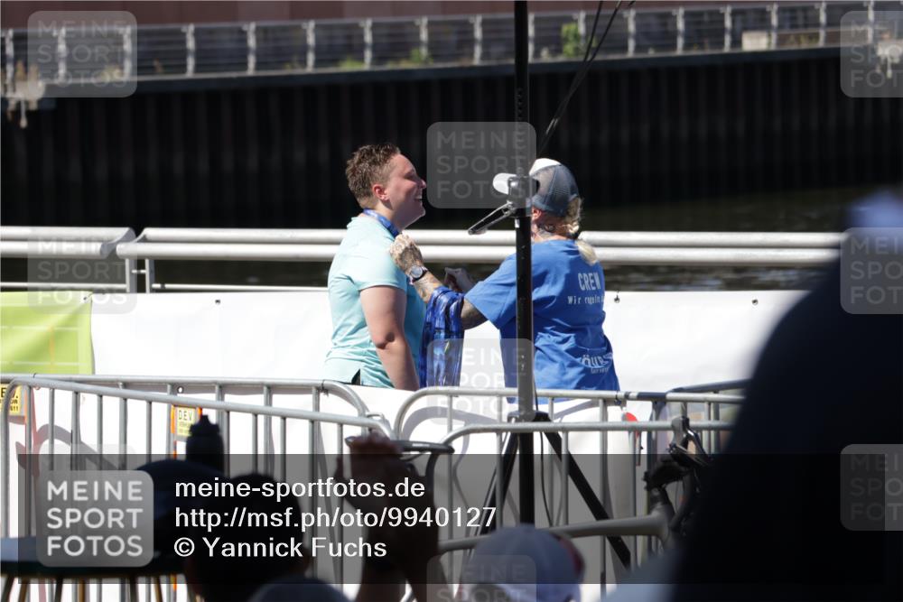 09.08.2026 - GEWOBA Citytriathlon Bremen Yannick Fuchs http://msf.ph/oto/9940127 09.08.2026 12:34:11 Ziel 450 meine-sportfotos.de