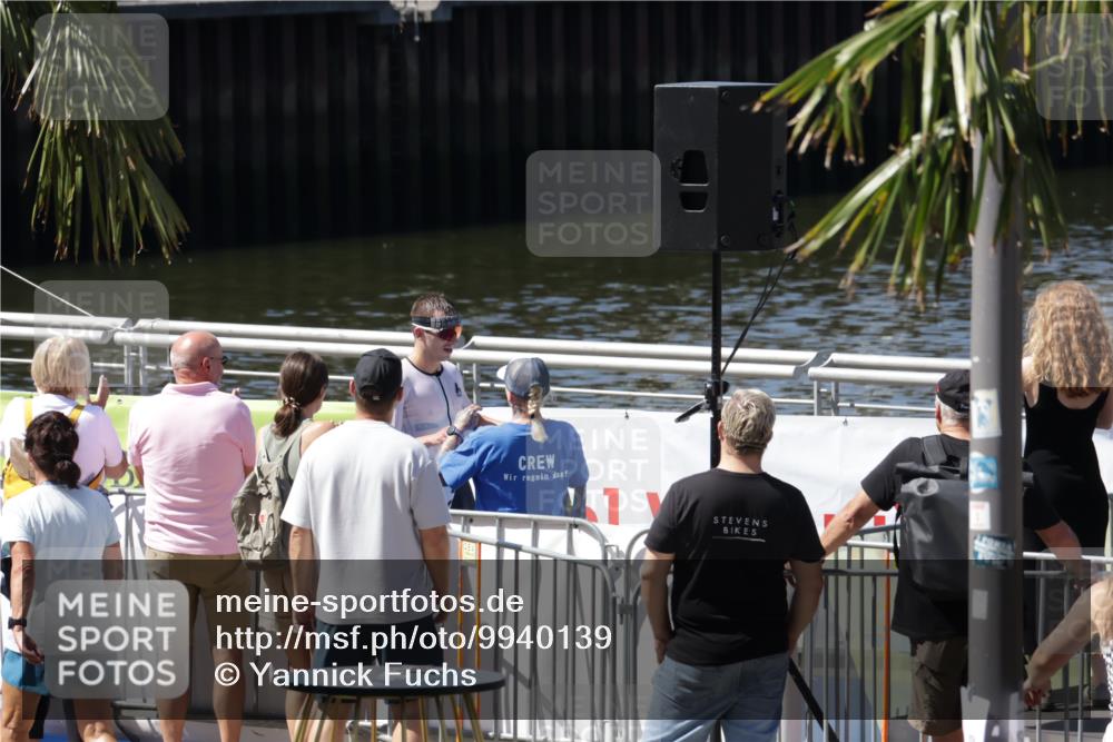 09.08.2026 - GEWOBA Citytriathlon Bremen Yannick Fuchs http://msf.ph/oto/9940139 09.08.2026 13:20:05 Ziel  meine-sportfotos.de
