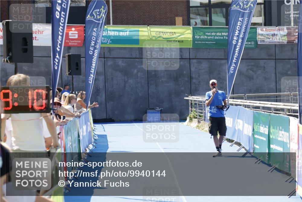 09.08.2026 - GEWOBA Citytriathlon Bremen Yannick Fuchs http://msf.ph/oto/9940144 09.08.2026 13:24:33 Ziel  meine-sportfotos.de
