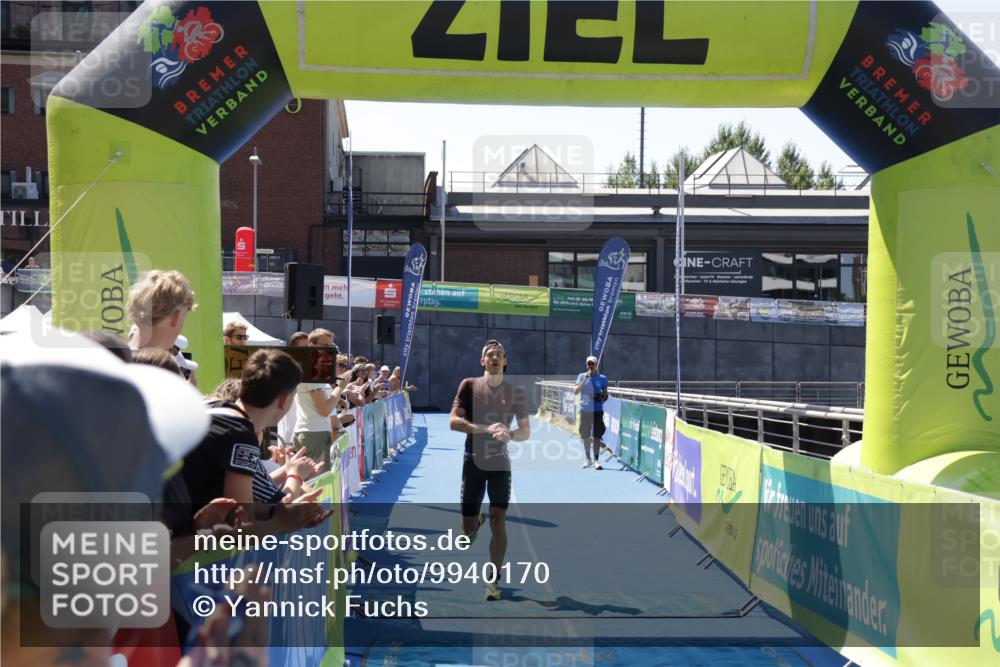 09.08.2026 - GEWOBA Citytriathlon Bremen Yannick Fuchs http://msf.ph/oto/9940170 09.08.2026 13:24:47 Ziel 699 meine-sportfotos.de