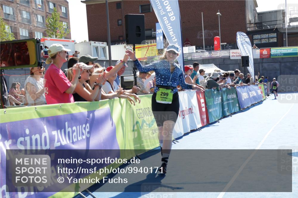 09.08.2026 - GEWOBA Citytriathlon Bremen Yannick Fuchs http://msf.ph/oto/9940171 09.08.2026 15:36:29 Ziel 299 meine-sportfotos.de