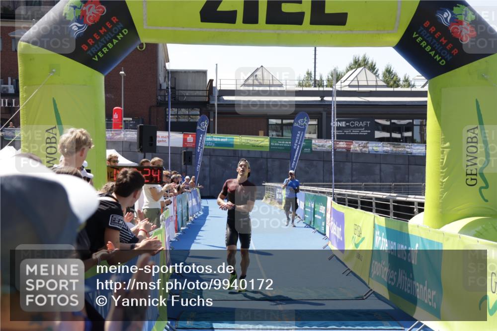 09.08.2026 - GEWOBA Citytriathlon Bremen Yannick Fuchs http://msf.ph/oto/9940172 09.08.2026 13:24:47 Ziel 699 meine-sportfotos.de
