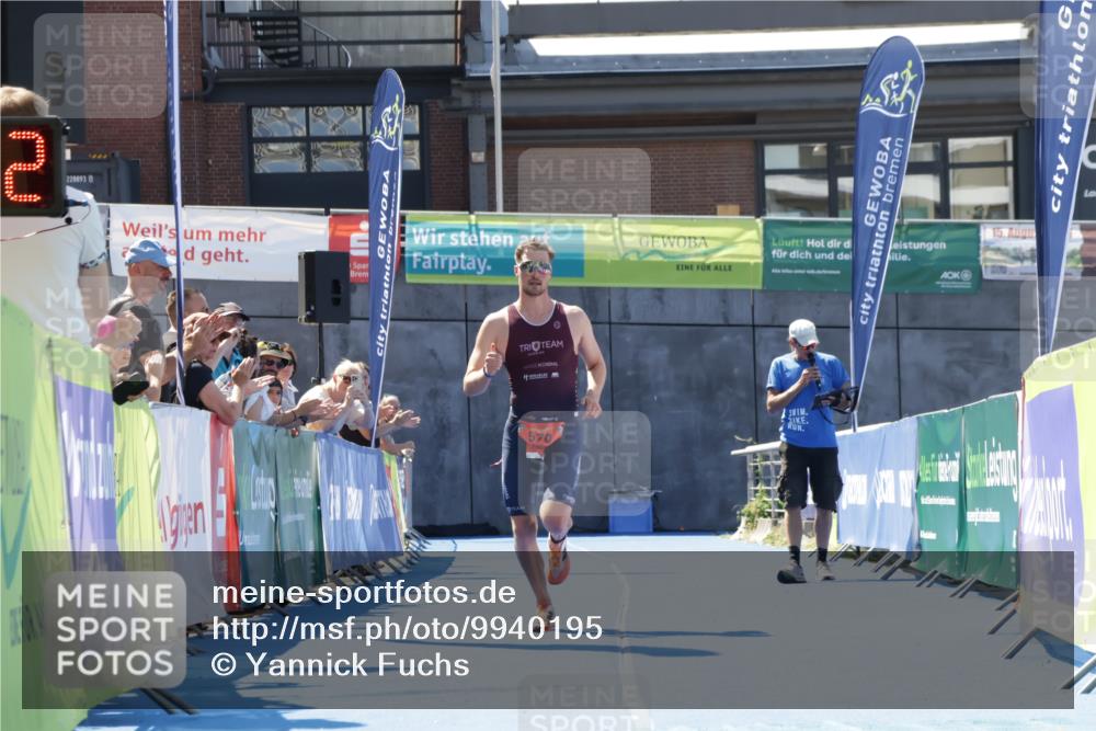 09.08.2026 - GEWOBA Citytriathlon Bremen Yannick Fuchs http://msf.ph/oto/9940195 09.08.2026 13:25:35 Ziel 570 meine-sportfotos.de