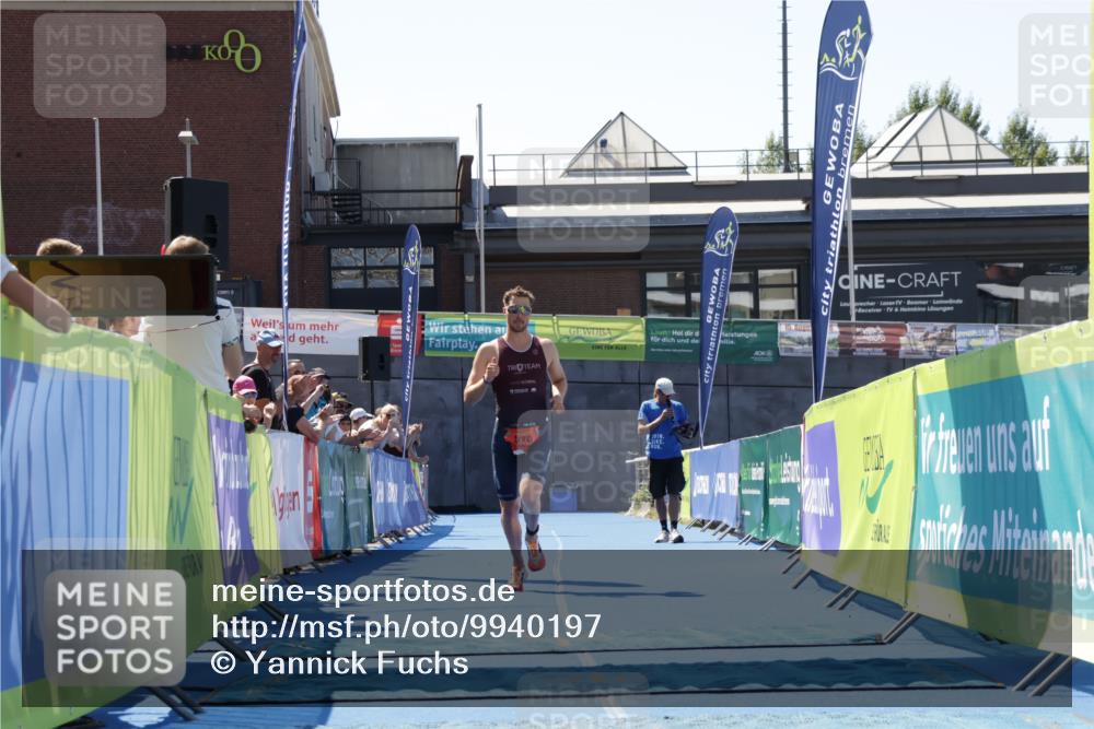 09.08.2026 - GEWOBA Citytriathlon Bremen Yannick Fuchs http://msf.ph/oto/9940197 09.08.2026 13:25:35 Ziel 570 meine-sportfotos.de