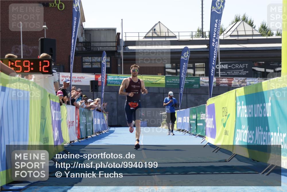 09.08.2026 - GEWOBA Citytriathlon Bremen Yannick Fuchs http://msf.ph/oto/9940199 09.08.2026 13:25:36 Ziel 570 meine-sportfotos.de