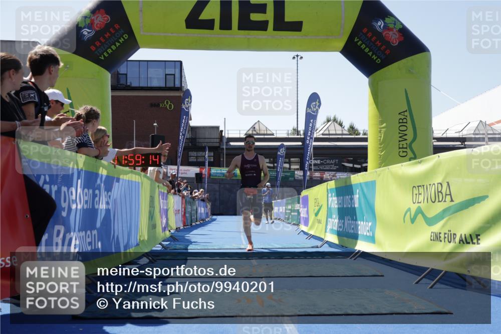 09.08.2026 - GEWOBA Citytriathlon Bremen Yannick Fuchs http://msf.ph/oto/9940201 09.08.2026 13:25:37 Ziel 570 meine-sportfotos.de