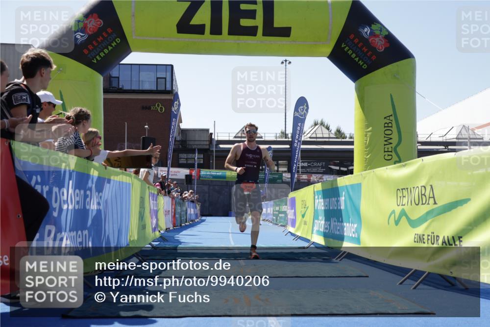 09.08.2026 - GEWOBA Citytriathlon Bremen Yannick Fuchs http://msf.ph/oto/9940206 09.08.2026 13:25:37 Ziel 570 meine-sportfotos.de
