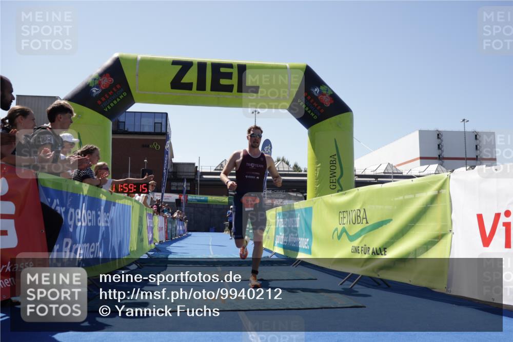09.08.2026 - GEWOBA Citytriathlon Bremen Yannick Fuchs http://msf.ph/oto/9940212 09.08.2026 13:25:38 Ziel 570 meine-sportfotos.de