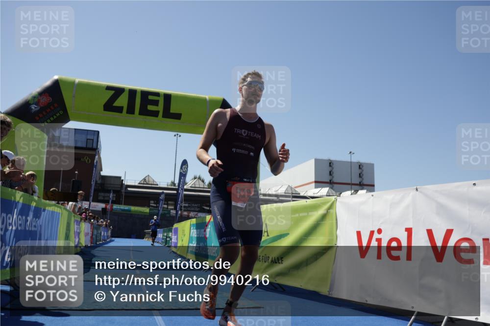 09.08.2026 - GEWOBA Citytriathlon Bremen Yannick Fuchs http://msf.ph/oto/9940216 09.08.2026 13:25:39 Ziel 570 meine-sportfotos.de