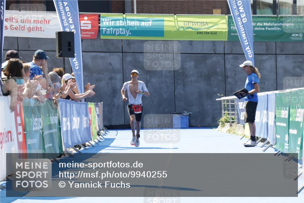 09.08.2026 - GEWOBA Citytriathlon Bremen Yannick Fuchs http://msf.ph/oto/9940255 09.08.2026 13:32:12 Ziel 684 meine-sportfotos.de