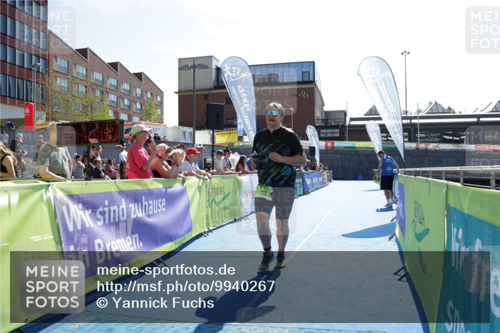 09.08.2026 - GEWOBA Citytriathlon Bremen Yannick Fuchs http://msf.ph/oto/9940267 09.08.2026 15:37:14 Ziel 110 meine-sportfotos.de