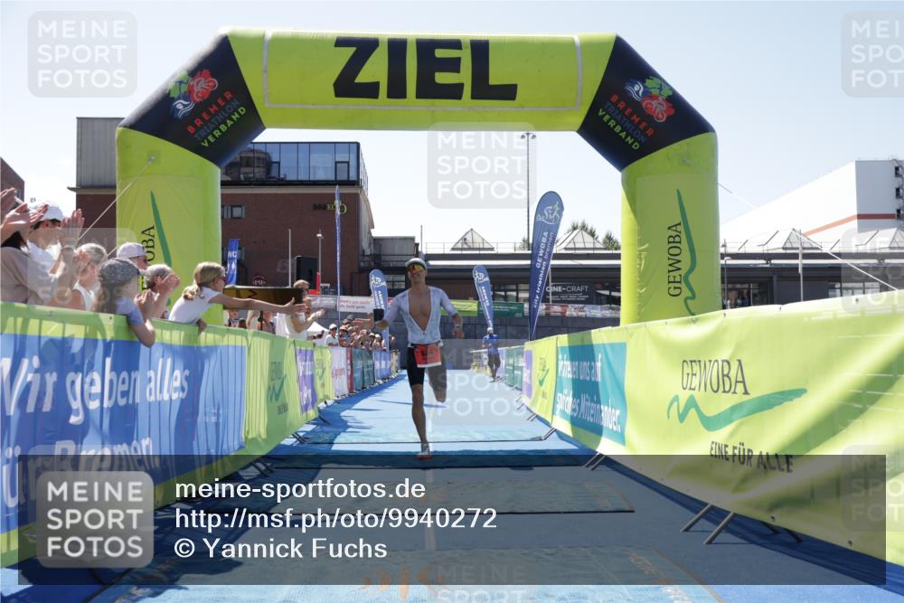 09.08.2026 - GEWOBA Citytriathlon Bremen Yannick Fuchs http://msf.ph/oto/9940272 09.08.2026 13:32:16 Ziel 684 meine-sportfotos.de
