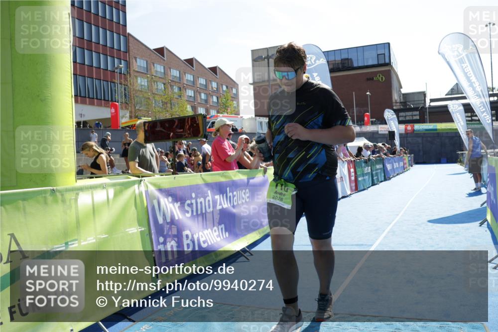 09.08.2026 - GEWOBA Citytriathlon Bremen Yannick Fuchs http://msf.ph/oto/9940274 09.08.2026 15:37:14 Ziel 110 meine-sportfotos.de
