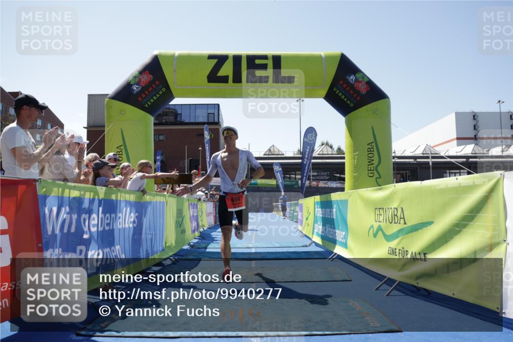 09.08.2026 - GEWOBA Citytriathlon Bremen Yannick Fuchs http://msf.ph/oto/9940277 09.08.2026 13:32:17 Ziel 684 meine-sportfotos.de