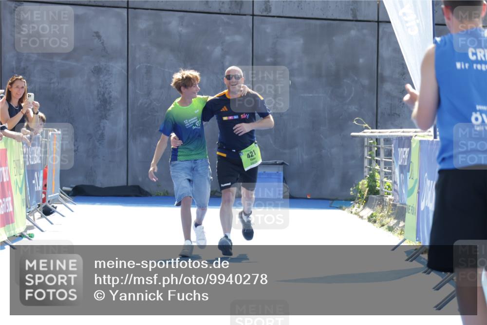 09.08.2026 - GEWOBA Citytriathlon Bremen Yannick Fuchs http://msf.ph/oto/9940278 09.08.2026 15:37:21 Ziel  meine-sportfotos.de