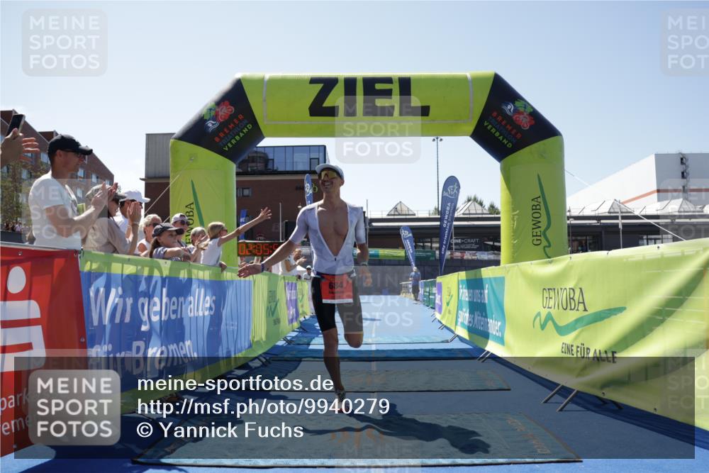 09.08.2026 - GEWOBA Citytriathlon Bremen Yannick Fuchs http://msf.ph/oto/9940279 09.08.2026 13:32:17 Ziel 684 meine-sportfotos.de