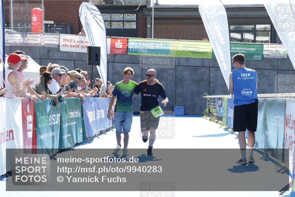 09.08.2026 - GEWOBA Citytriathlon Bremen Yannick Fuchs http://msf.ph/oto/9940283 09.08.2026 15:37:26 Ziel 421 meine-sportfotos.de