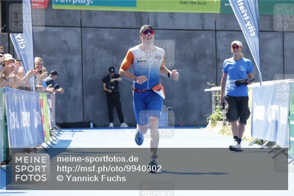 09.08.2026 - GEWOBA Citytriathlon Bremen Yannick Fuchs http://msf.ph/oto/9940302 09.08.2026 13:37:57 Ziel 650 meine-sportfotos.de