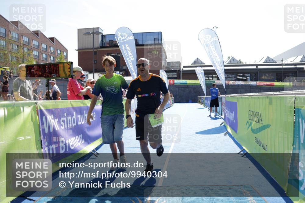 09.08.2026 - GEWOBA Citytriathlon Bremen Yannick Fuchs http://msf.ph/oto/9940304 09.08.2026 15:37:31 Ziel 421 meine-sportfotos.de