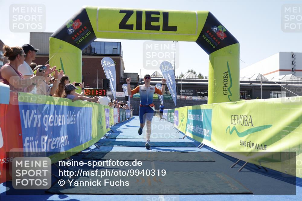 09.08.2026 - GEWOBA Citytriathlon Bremen Yannick Fuchs http://msf.ph/oto/9940319 09.08.2026 13:38:00 Ziel 650 meine-sportfotos.de