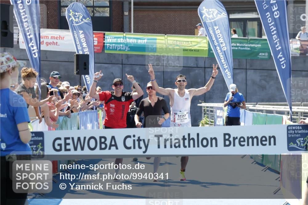 09.08.2026 - GEWOBA Citytriathlon Bremen Yannick Fuchs http://msf.ph/oto/9940341 09.08.2026 13:39:29 Ziel 1127 meine-sportfotos.de