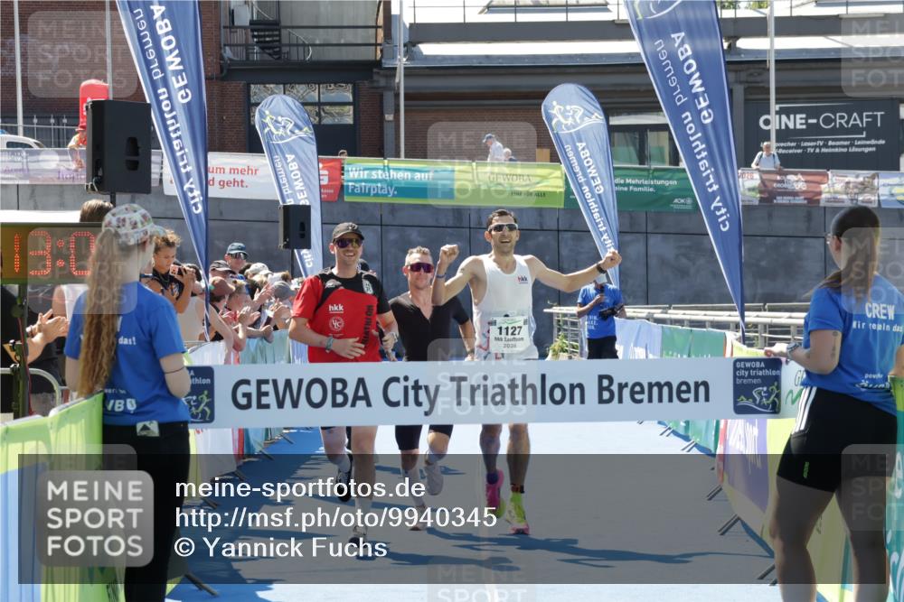 09.08.2026 - GEWOBA Citytriathlon Bremen Yannick Fuchs http://msf.ph/oto/9940345 09.08.2026 13:39:31 Ziel 1127 meine-sportfotos.de