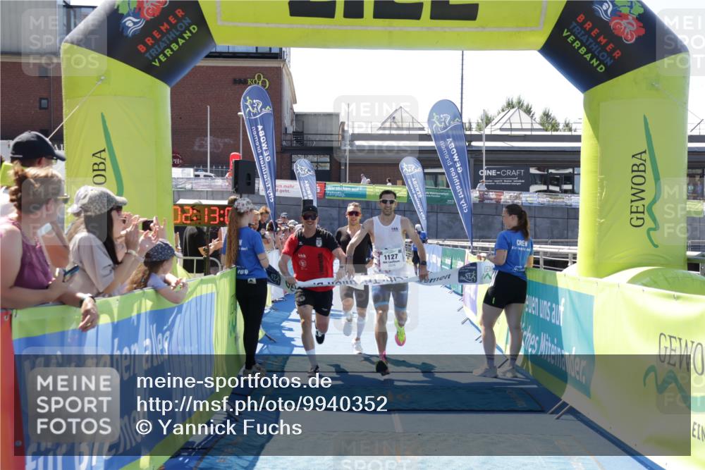 09.08.2026 - GEWOBA Citytriathlon Bremen Yannick Fuchs http://msf.ph/oto/9940352 09.08.2026 13:39:32 Ziel 1127 meine-sportfotos.de