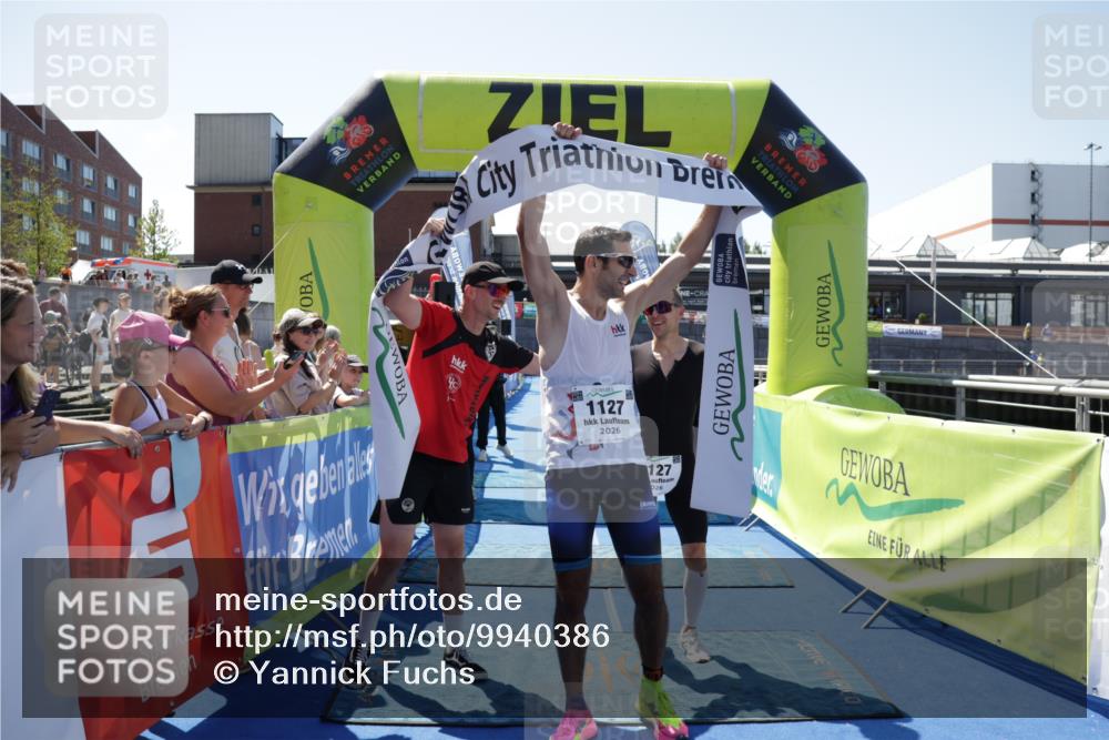 09.08.2026 - GEWOBA Citytriathlon Bremen Yannick Fuchs http://msf.ph/oto/9940386 09.08.2026 13:39:35 Ziel 1127 meine-sportfotos.de