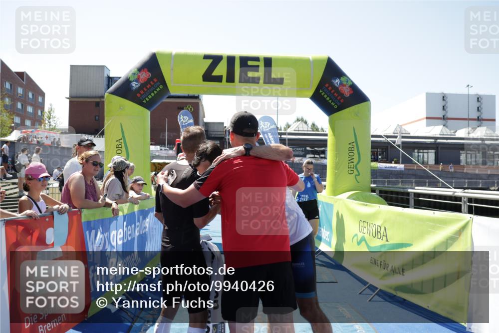 09.08.2026 - GEWOBA Citytriathlon Bremen Yannick Fuchs http://msf.ph/oto/9940426 09.08.2026 13:39:45 Ziel  meine-sportfotos.de